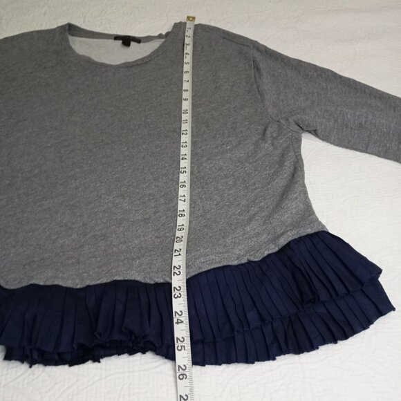 J.Crew Sweatershirt Gray Navy Ruffle Hem Long Sleeve Top XL Womens - Picture 9 of 9